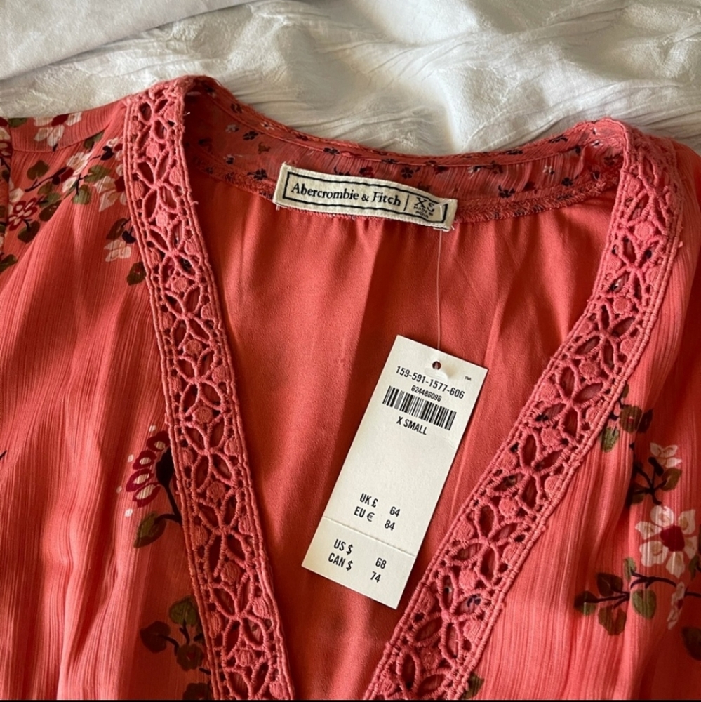 Abercrombie and Fitch Floral Bell-sleeves Dress - Picture 4 of 11
